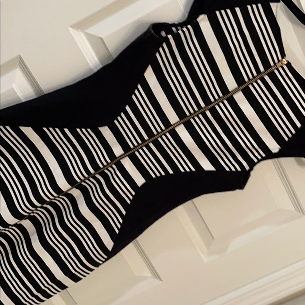 Express dress - Picture 4 of 4